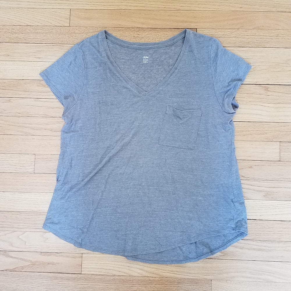 Women's gray Mossimo vneck tee size XXL.